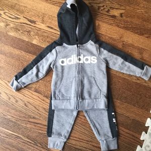 Adidas heather grey & charcoal matching sweatsuit